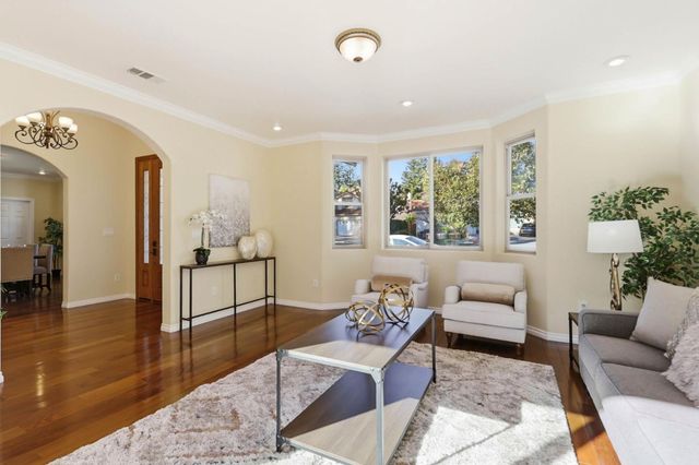 1352 S Stelling Road, Cupertino, CA 95014