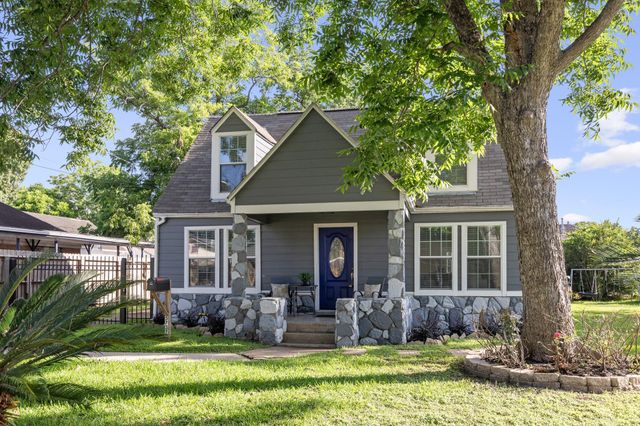 5737 Dorbrandt Street, Houston, TX 77023