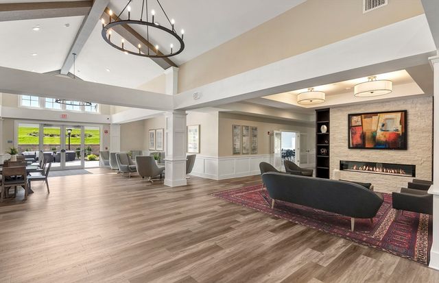 5 Peters Farm Way 111, Westborough, MA 01581