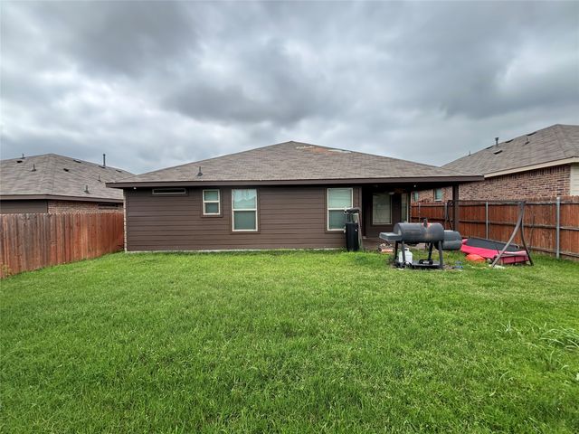 905 Walls Boulevard, Crowley, TX 76036