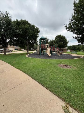 905 Walls Boulevard, Crowley, TX 76036