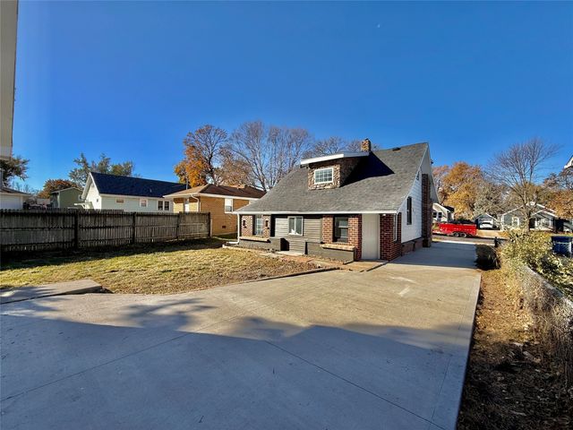 1441 56th Street, Des Moines, IA 50311