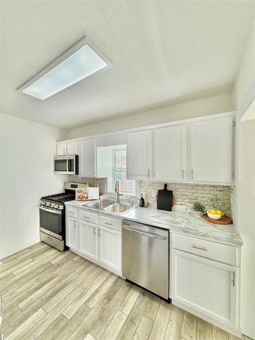 1441 56th Street, Des Moines, IA 50311