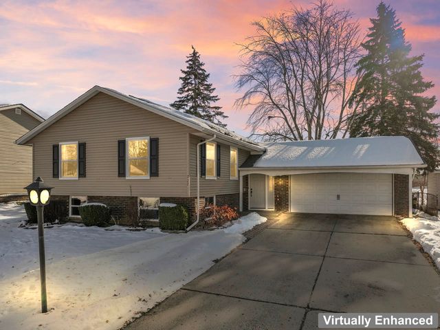 727 Lacy Avenue, Streamwood, IL 60107