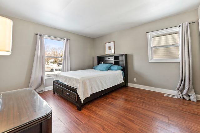 727 Lacy Avenue, Streamwood, IL 60107