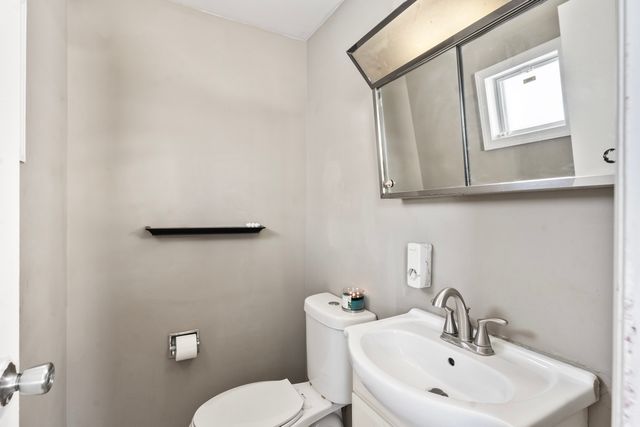 727 Lacy Avenue, Streamwood, IL 60107