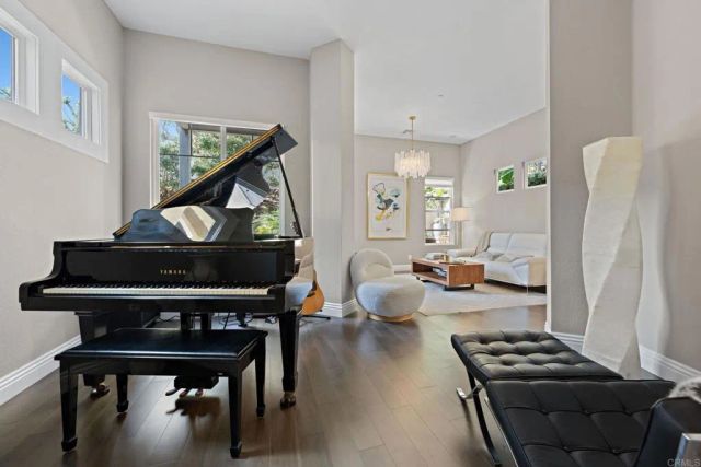 834 S Cedros, Solana Beach, CA 92075