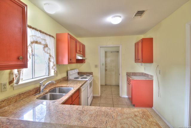 4814 LA SALIDA ST, San Antonio, TX 78233