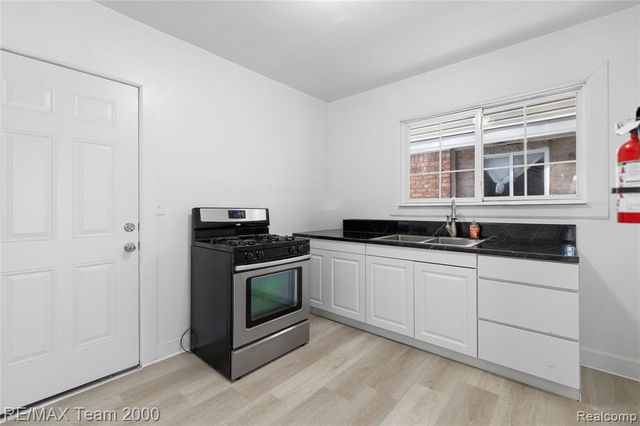 157 W Nevada Street, Detroit, MI 48203