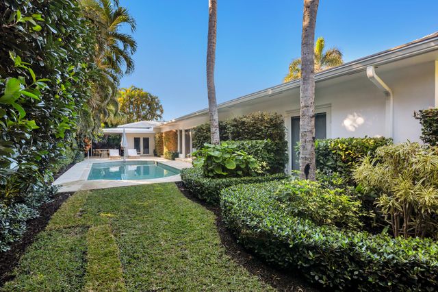 230 Osceola Way, Palm Beach, FL 33480