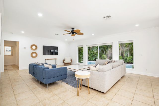 230 Osceola Way, Palm Beach, FL 33480