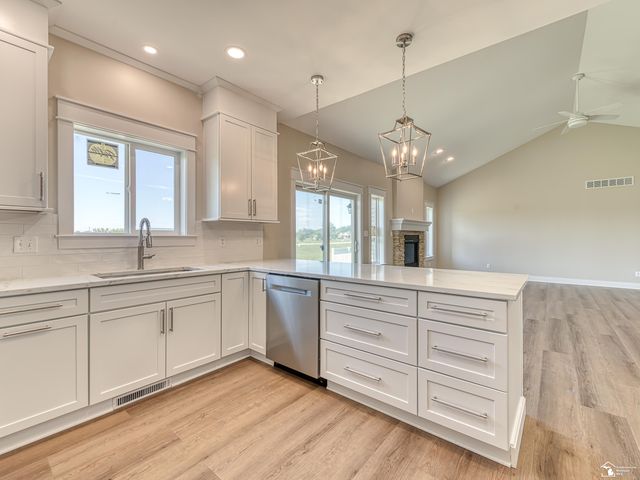 792 E Sweet Briar Lane, Monroe, MI 48161