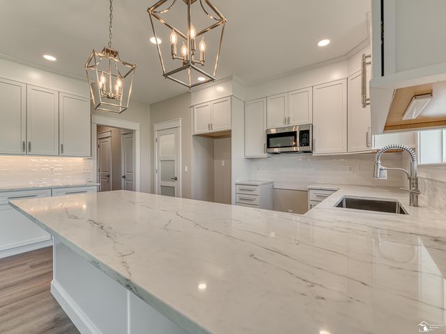 792 E Sweet Briar Lane, Monroe, MI 48161