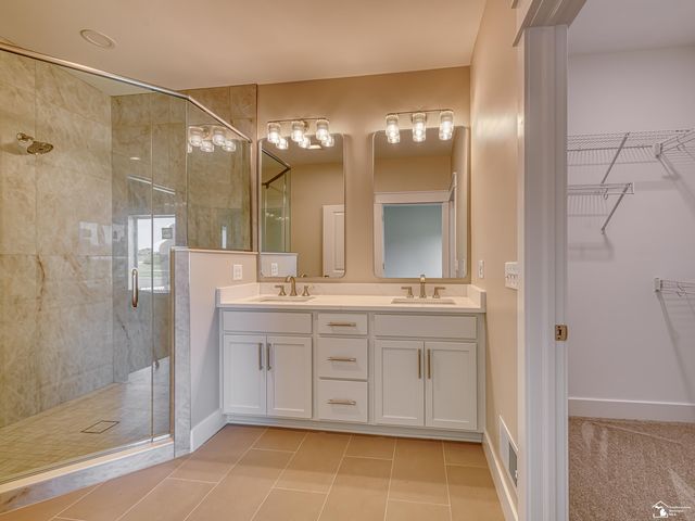 792 E Sweet Briar Lane, Monroe, MI 48161
