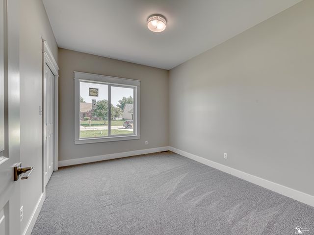 792 E Sweet Briar Lane, Monroe, MI 48161