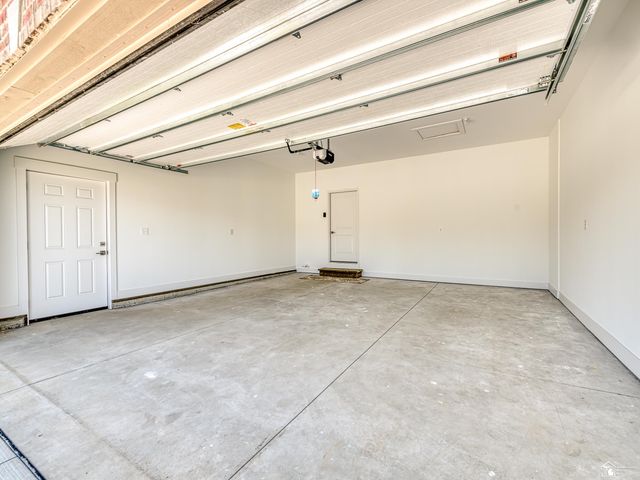 792 E Sweet Briar Lane, Monroe, MI 48161