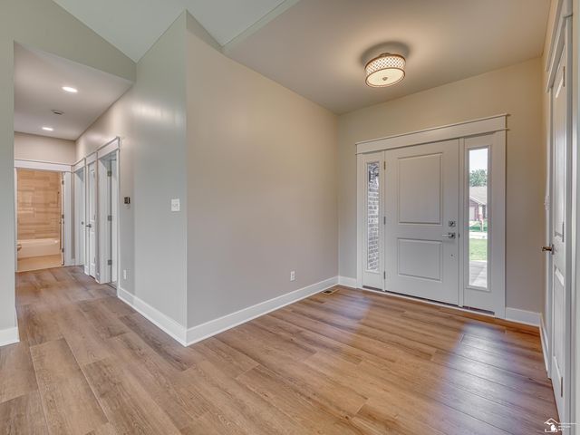 792 E Sweet Briar Lane, Monroe, MI 48161