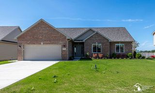 792 E Sweet Briar Lane, Monroe, MI 48161