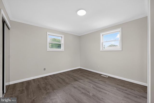 19 LANSBERRY DR, Burlington, NJ 08016