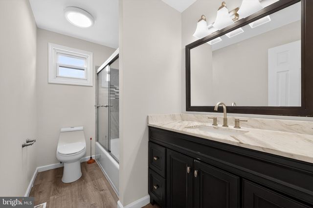 19 LANSBERRY DR, Burlington, NJ 08016