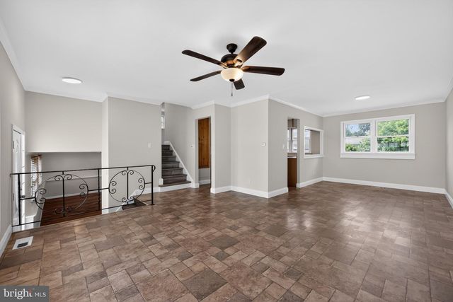 19 LANSBERRY DR, Burlington, NJ 08016