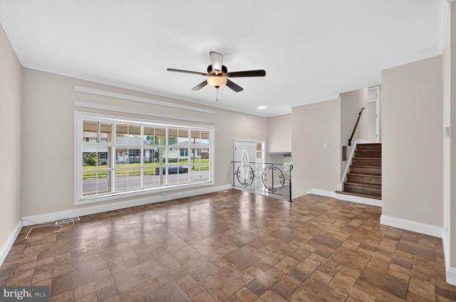 19 LANSBERRY DR, Burlington, NJ 08016