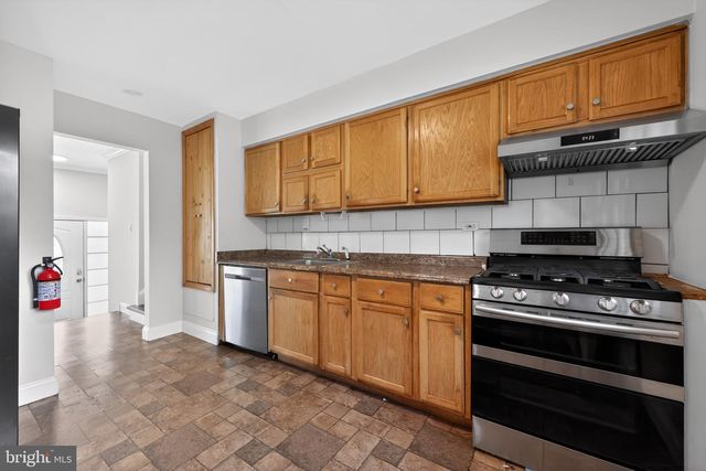 19 LANSBERRY DR, Burlington, NJ 08016