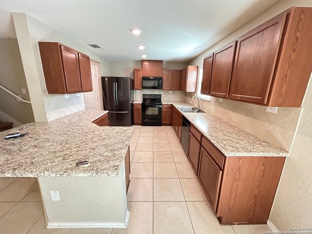 9606 PLEASANTON SQ, San Antonio, TX 78221