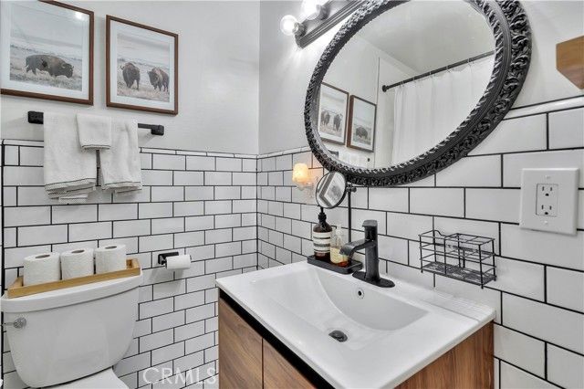 6514 Coldwater Canyon Avenue, Valley Village, CA 91606