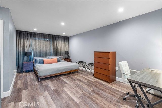 6514 Coldwater Canyon Avenue, Valley Village, CA 91606