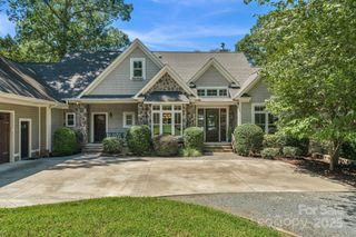 8623 Island Point Road, Charlotte, NC 28278