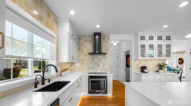 548 Sunrise Drive, Lynden, WA 98264