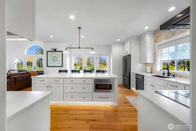 548 Sunrise Drive, Lynden, WA 98264