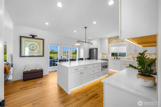 548 Sunrise Drive, Lynden, WA 98264