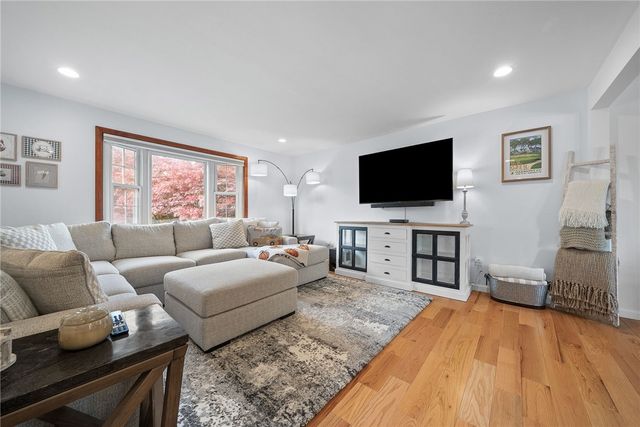 4698 Pembroke Ct, Hampton, PA 15101