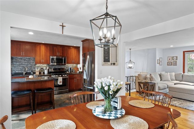 4698 Pembroke Ct, Hampton, PA 15101