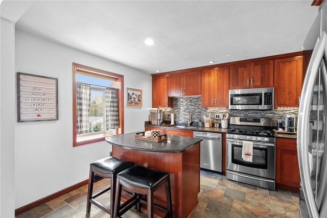 4698 Pembroke Ct, Hampton, PA 15101