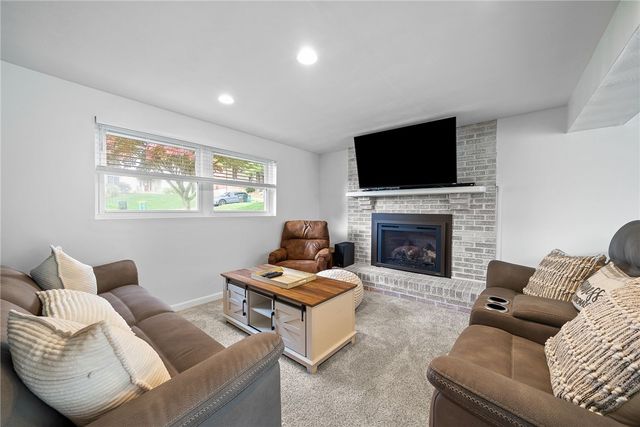 4698 Pembroke Ct, Hampton, PA 15101