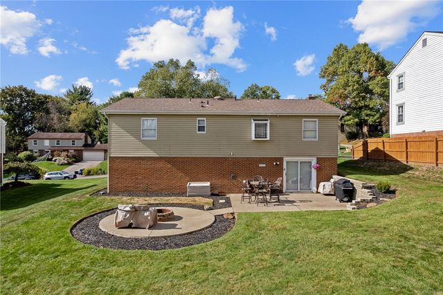 4698 Pembroke Ct, Hampton, PA 15101