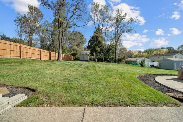 4698 Pembroke Ct, Hampton, PA 15101