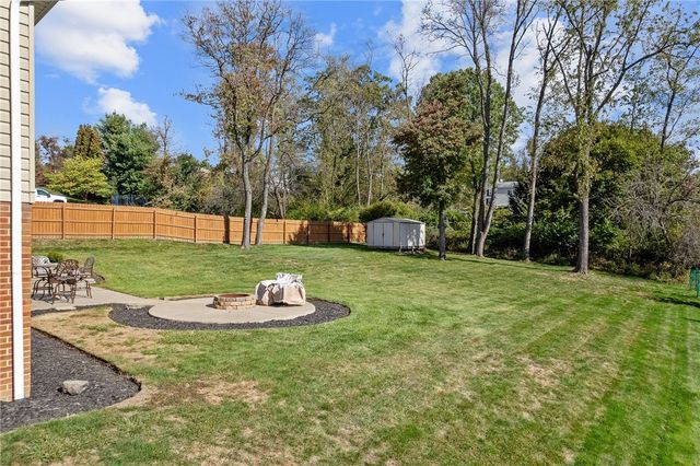 4698 Pembroke Ct, Hampton, PA 15101