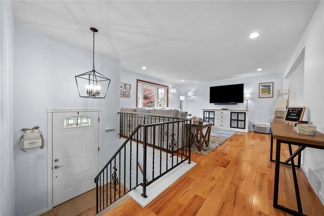 4698 Pembroke Ct, Hampton, PA 15101