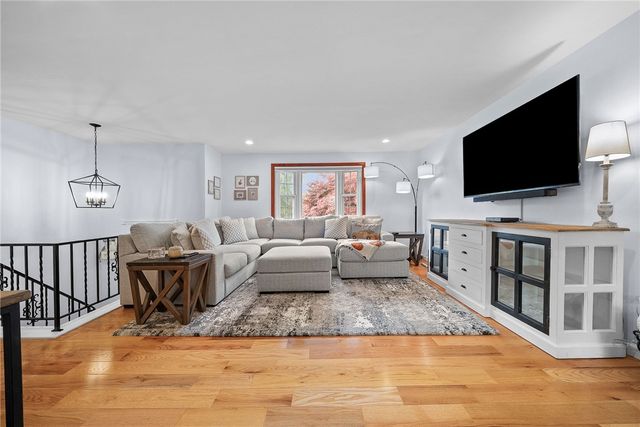 4698 Pembroke Ct, Hampton, PA 15101