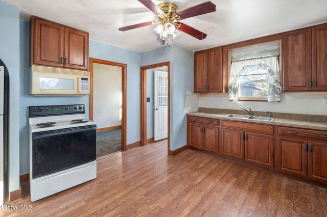 32 Mount Stuart Road, Rotterdam, NY 12304