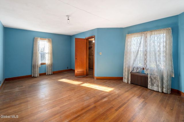 32 Mount Stuart Road, Rotterdam, NY 12304