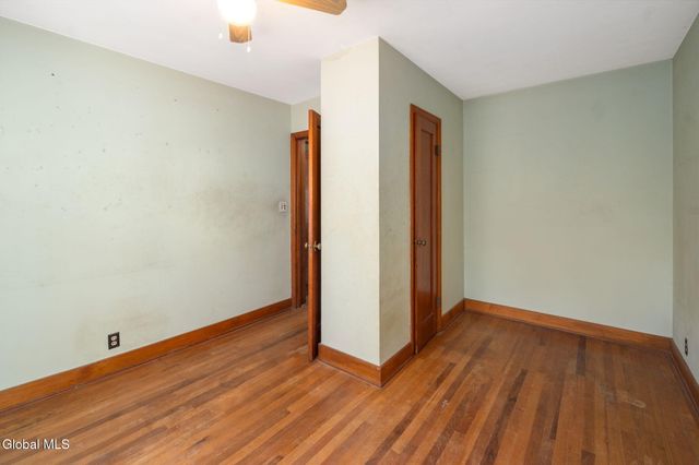 32 Mount Stuart Road, Rotterdam, NY 12304