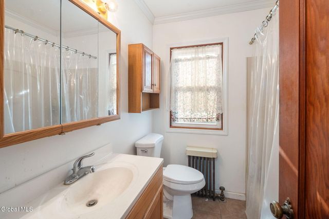 32 Mount Stuart Road, Rotterdam, NY 12304