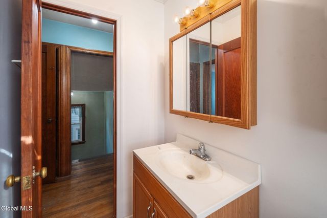 32 Mount Stuart Road, Rotterdam, NY 12304