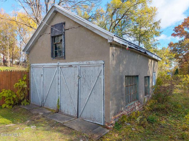 32 Mount Stuart Road, Rotterdam, NY 12304
