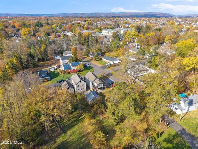 32 Mount Stuart Road, Rotterdam, NY 12304